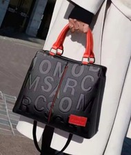 LÄSSIGE UMHÄNGETASCHE